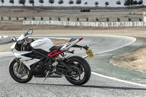 triumph daytona 675 top speed.